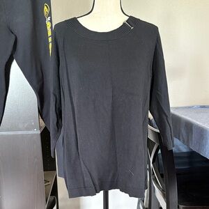 Women’s D&Co 1X Lightweight Black 3/4 Sleeve Sweater with Silver Buckle Accent